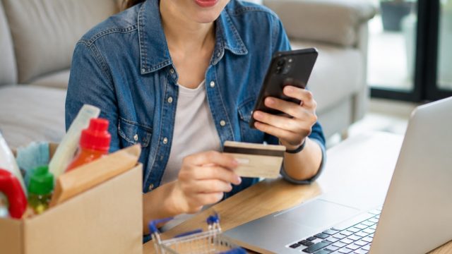 Singapore Shoppers Favor Practicality in E-commerce Choices